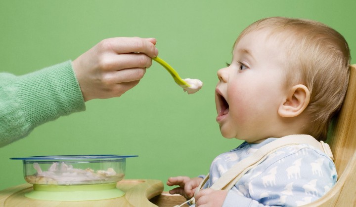 Starting solid food for your baby? Here are a few myths to avoid