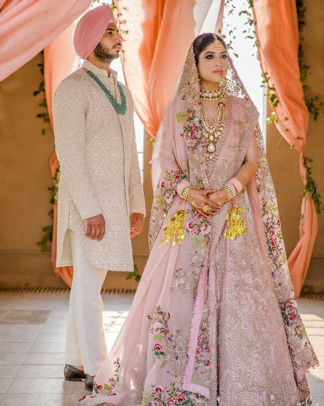 An Intimate Wedding In The Hills With A Bride In A Stunning Mehendi Outfit  | Indian bridal outfits, Couple wedding dress, Indian bridal fashion