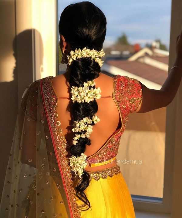 Gajra Hairstyles for Karwachauth: Try out these beautiful hairstyles with  Gajra - Mompreneur Circle