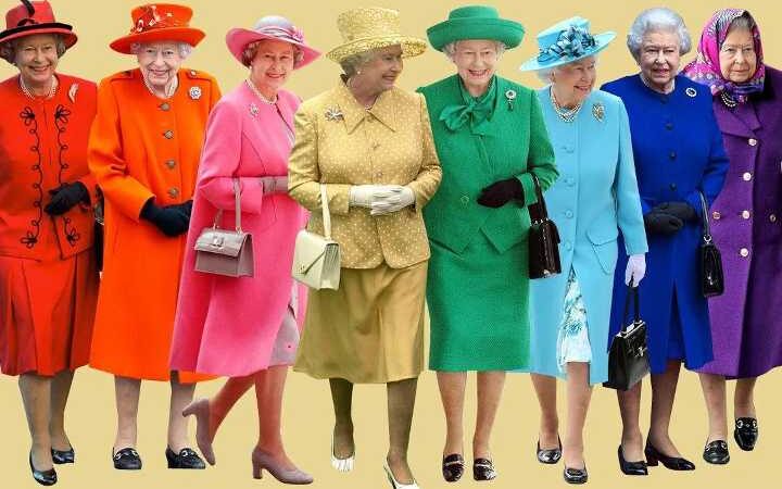 Why did Queen Elizabeth-II only used to wear Bright colors?