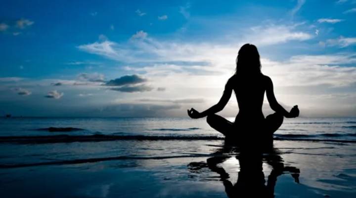 Train Your Mind, Transform Your Life: A Therapist’s Guide to Creating Better Results in Business and Life